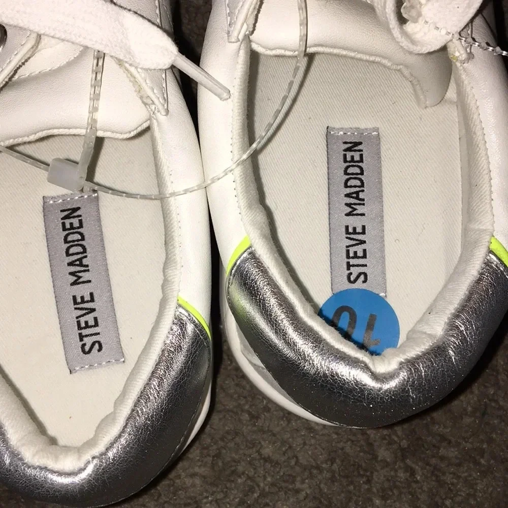 NWOT Steve Madden White/Silver Brexton Sneakers
